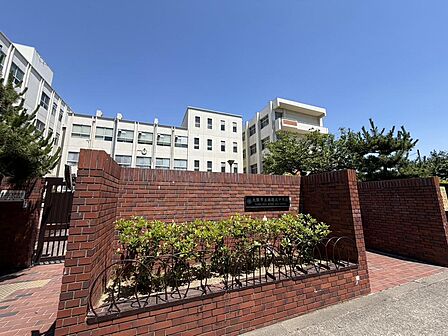大阪市立南港北中学校まで徒歩９分
