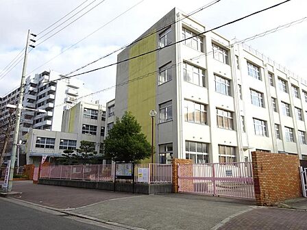 大阪市立南港桜小学校まで徒歩９分