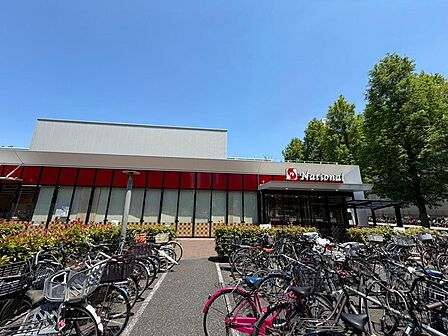 スーパーナショナル南港店まで徒歩６分
