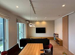 西小保方町　中古住宅