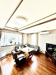 国定町　中古住宅 6LDKのリビング/ダイニング