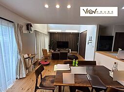 宇都宮市鶴田町　中古住宅 4SLDKのリビング/ダイニング