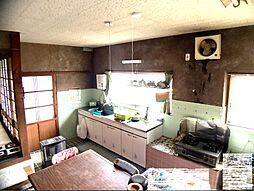 京丹波町水原 9SLDKのリビング/ダイニング