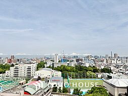 【the view of the sunlight】日差しと景色を取り入れつつ、プライベートな空間を演出するバルコニー