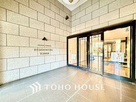 ◆トイレ◆トイレも全て新品に交換されており、清々しく新生活を始めることができます。白基調の清潔感のある空間に生まれ変わりました。
