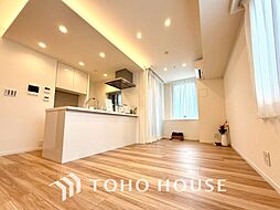 【LIVING】◆住む喜び、楽しさ、感動◆を君と共有したい。いつまでもずっと家族を見渡せるこの広い空間で。