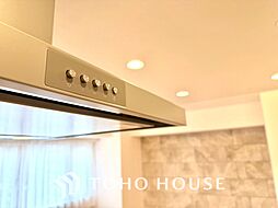 【KITCHEN】◆開放的◆後片付けが楽なシステムキッチン。収納スペースの充実！