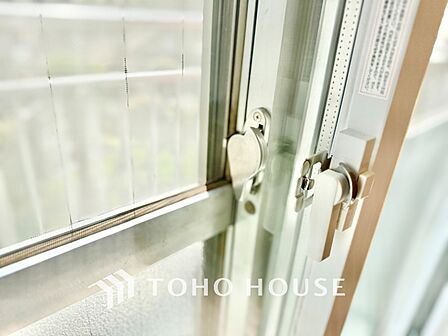 ◆闇夜の輝き◆オレンジ色の光は大人になった今の僕にはわかる。1日の終わりを伝えに来たわけではなく、また明日が来る方へ導いてくれた事を。