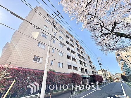 バルコニーからの眺望は開放感にあふれ、心安らぐひととき。
