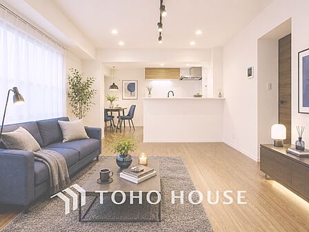 【LIVING】※この画像の家具の配置には、生成AIによる加工を施しております。なお、家具や調度品は、販売価格に含まれません。