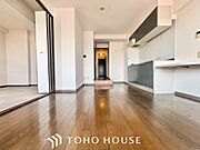 【改装中】忙しい朝でも、しっかり家族が揃って食事をして頂けるゆとりある大きさのダイニングスペース。