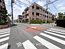 子供部屋：【Private room】家族個々の安らぎの空間。プライベートなBedRoomは暮らす方の感性で造り上げたいもの。誰もが好みで飾れるシンプルな室内に仕上げてあります。