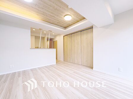 【LIVING】◆住む喜び、楽しさ、感動◆を君と共有したい。いつまでもずっと家族を見渡せるこの広い空間で。