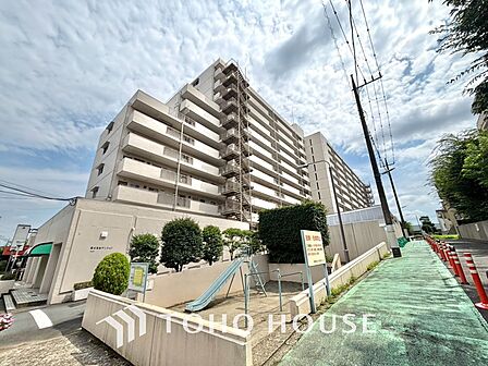 漂う上質な空気感、マンションに入れば「おかえりなさい」と笑顔で迎えてくれるエントランス。最良の心配りを感じるマンションでした。