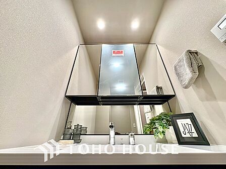 【WASHROOM】◆快適◆煌びやかな暮らしの中にも忘れたくない快適さ。大きな収納が助けてくれます。