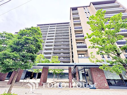 漂う上質な空気感、マンションに入れば「おかえりなさい」と笑顔で迎えてくれるエントランス。最良の心配りを感じるマンションでした。