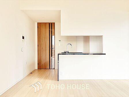 【LIVING】◆住む喜び、楽しさ、感動◆を君と共有したい。いつまでもずっと家族を見渡せるこの広い空間で。