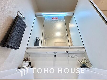 【WASHROOM】◆快適◆煌びやかな暮らしの中にも忘れたくない快適さ。大きな収納が助けてくれます。
