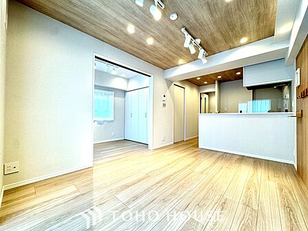 【Quietness】プライベートなお部屋では静かに時を過ごしたい。読書をして、物思いにふける・・光りに満たされた安らぎの空間をがここにはあります。
