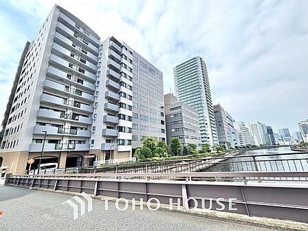 漂う上質な空気感、マンションに入れば「おかえりなさい」と笑顔で迎えてくれるエントランス。最良の心配りを感じるマンションでした。