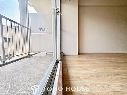 【LIVING】◆住む喜び、楽しさ、感動◆を君と共有したい。いつまでもずっと家族を見渡せるこの広い空間で。