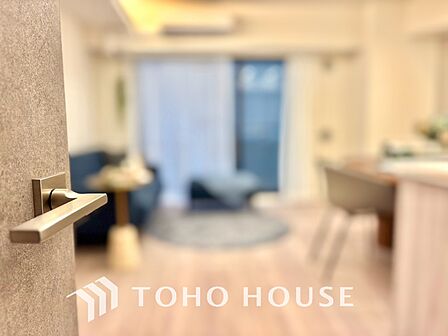 【LIVING】◆住む喜び、楽しさ、感動◆を君と共有したい。いつまでもずっと家族を見渡せるこの広い空間で。