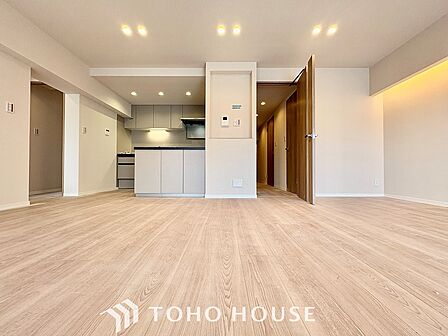 ここにはみんなが集い、食事と楽しい会話が始まる。話に夢中になりすぎて、ついつい時を忘れ夜半過ぎになってしまう。そんな束の間の幸せを感じさせてくれる場所でありたい。