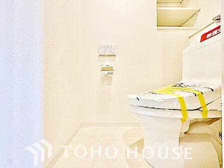 【トイレ】落ち着いた空間に仕上がっており快適にご使用できそうです。