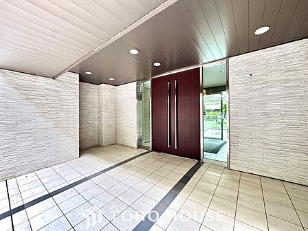 漂う上質な空気感、マンションに入れば「おかえりなさい」と笑顔で迎えてくれるエントランス。最良の心配りを感じるマンションでした。
