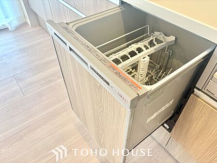 【KITCHEN】◆開放的◆後片付けが楽なシステムキッチン。収納スペースの充実！