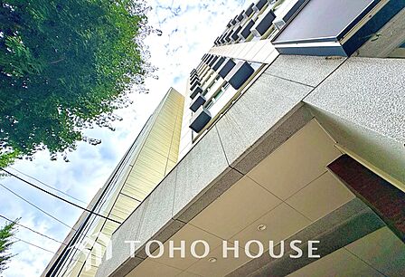 第一印象から魅力が伝わる美しい外観。永く愛着を持って暮らせる住まいです。