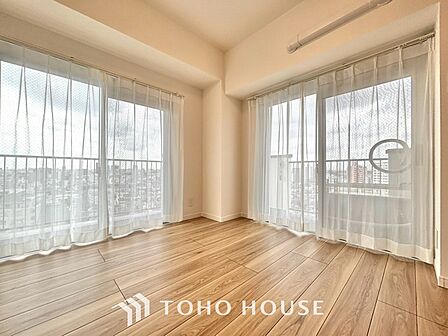 使いやすく、明るい洋室に仕上がります。子供部屋や趣味のお部屋にご利用できます。ご自身で家具などを配置し、素敵な空間を創り上げられます。