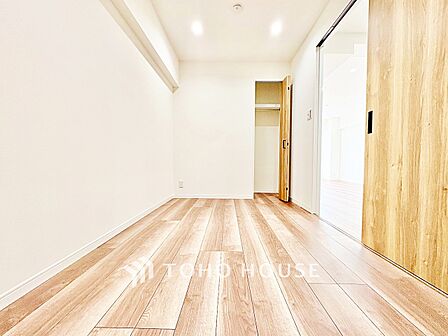 【居室】シンプルで使いやすく、どんな家具にも馴染む居室です。