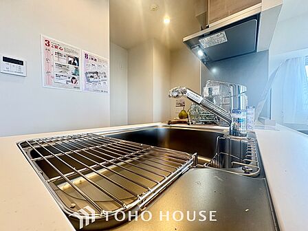 【Kitchen】キッチンは家族の絆を育む大切な空間。シンプルで使い易いSystemKitchenで愉しく作る料理は愛情のある美味しいご馳走に。