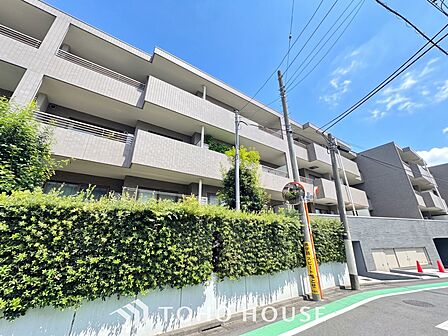 ◆眩い◆光が燦々と入り、家族の笑顔を照らす。「いつまでも続いて」と願う夢のような毎日がここにある。