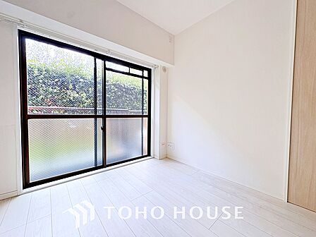 使いやすく、明るい洋室に仕上がります。子供部屋や趣味のお部屋にご利用できます。ご自身で家具などを配置し、素敵な空間を創り上げられます。