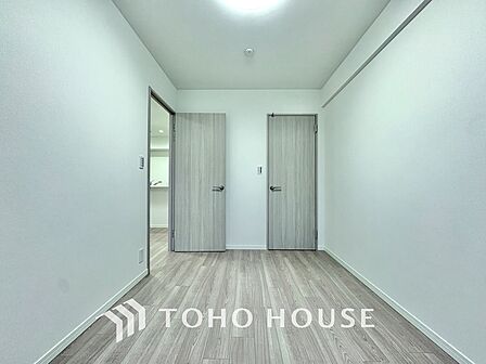採光や風通しを考えて設計された間取り。近隣との視線を考え、街全体で調整される窓位置。外観だけでなく、そこに住まうご家族の心地よさを最優先しました。