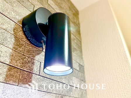 【LIVING】◆眩い◆光が燦々と入り、家族の笑顔を照らす。「いつまでも続いて」と願う夢のような毎日がここにある。