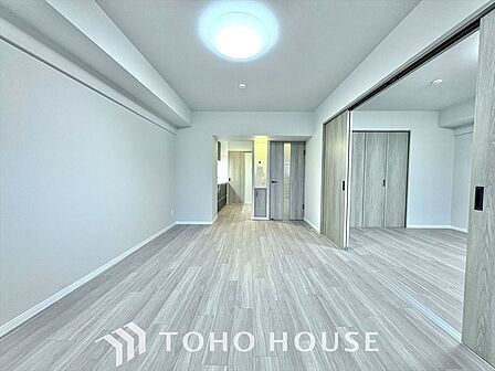 ◆瀟洒な空間◆落ち着きのある彩が見事に調和させた瀟洒な空間を演出。ここに集まる家族の会話と笑顔が絶え間なく続く幸せな空間。