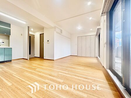 【LIVING】◆住む喜び、楽しさ、感動◆を君と共有したい。いつまでもずっと家族を見渡せるこの広い空間で。