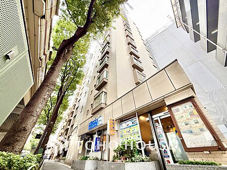 ◆色彩◆この空間に放たれた光は華美なまでに演出されたデザイン。流れる時をより芳醇なコーヒーの様な色彩奏でるアダージョ。そして情景豊かな作品のような暮らしがイメージできる。