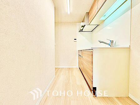 【キッチン】ご家族との会話を楽しみながらお料理ができる空間です。の中心になる場所です。