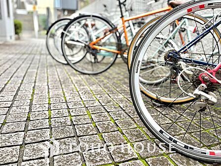 【BICYCLE PAEKING LOT】◆駐輪場◆快適な生活には欠かせない自転車。開放的な駐輪場がございます。