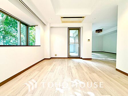 【LIVING】◆Sunshine◆光が燦々と入り、いるだけで気持ちいい。「開放的でゆとりあるお部屋です。」