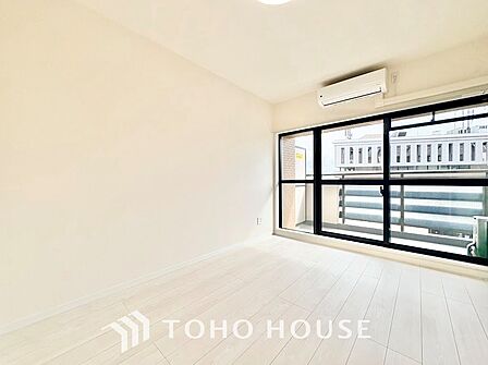 光に包まれるように設計された空間。太陽の光が爽やかな目覚めを誘う。きっと今日も素敵な1日に。