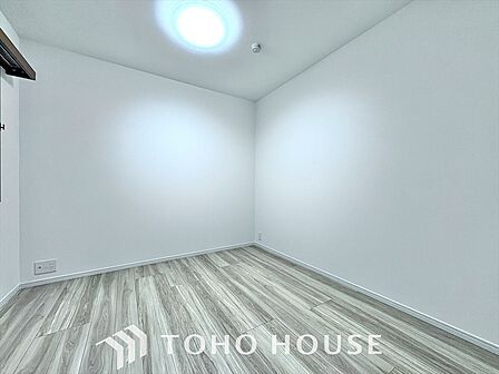 【Private room】感性を育むプライベートルームはシンプルでスマートな空間。好みの空間で読書をしたり、音楽を聞いたりと一人の時間も充実したものにできます。