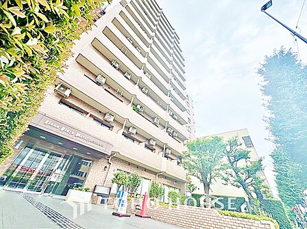 【リビング】開放感のあるリビングは、日常の心地よくしてくれます。