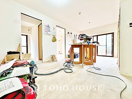 【リビング】開放感のあるリビングは、日常の心地よくしてくれます。