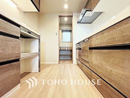 【KITCHEN】◆ワクワク◆開放的で機能性も高いシステムキッチン。お子様は毎日のご飯にワクワク！