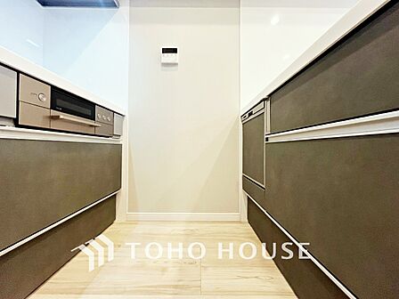 【KITCHEN】◆ワクワク◆開放的で機能性も高いシステムキッチン。お子様は毎日のご飯にワクワク!